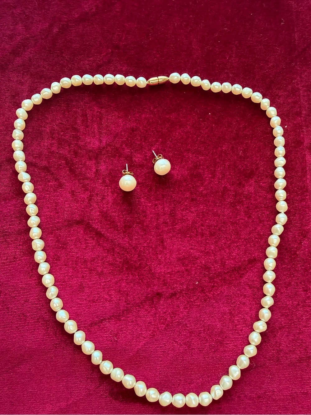 Avon Faux Pearl Cream Necklace And Earrings Set